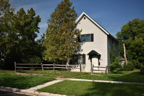 816 4th Ave W Ashland WI 54806