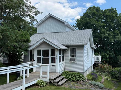 Photo of 1356 Fern Ave, Duluth, MN 55805 (MLS # 6120385)