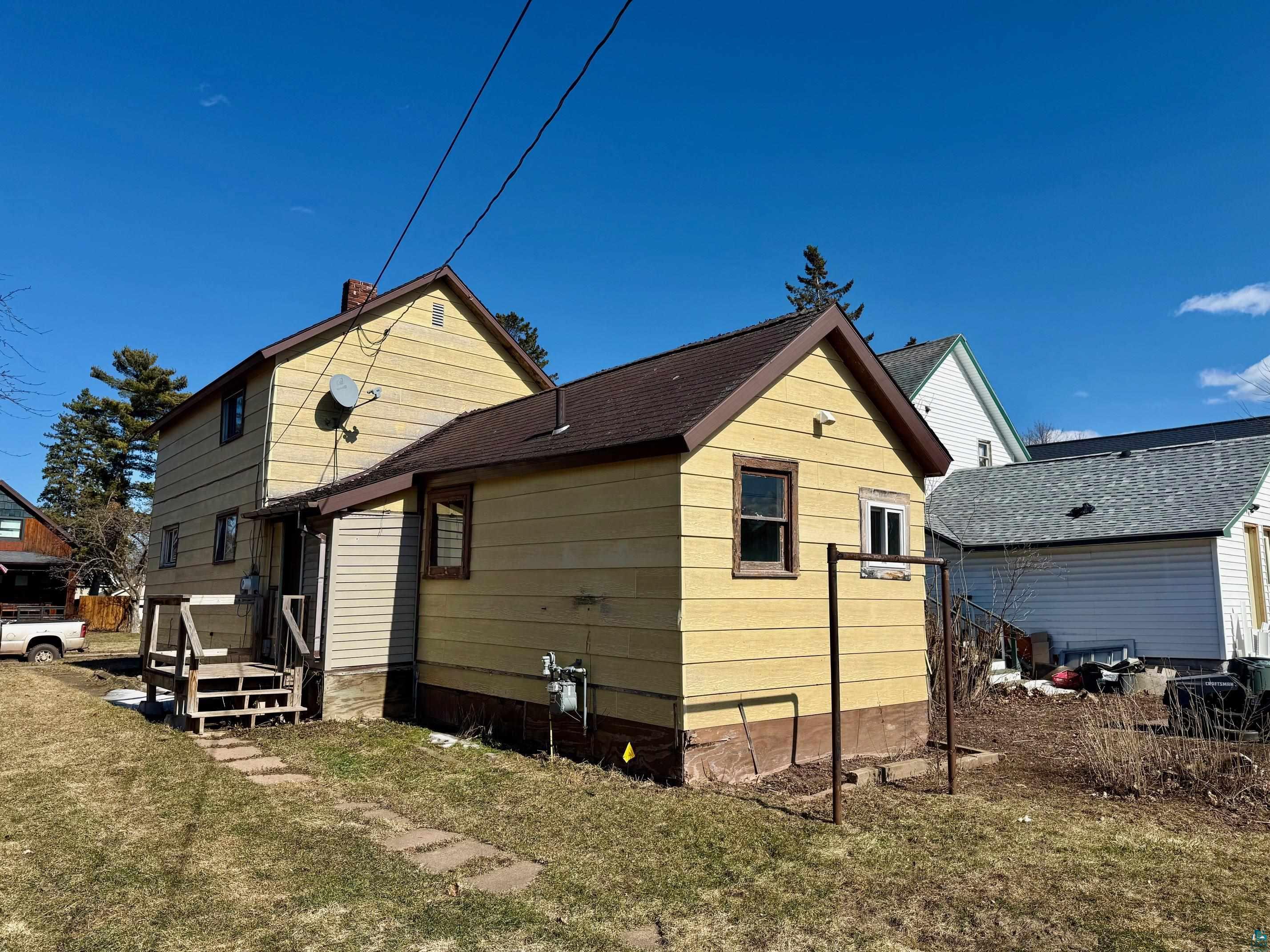 711 3rd Ave W