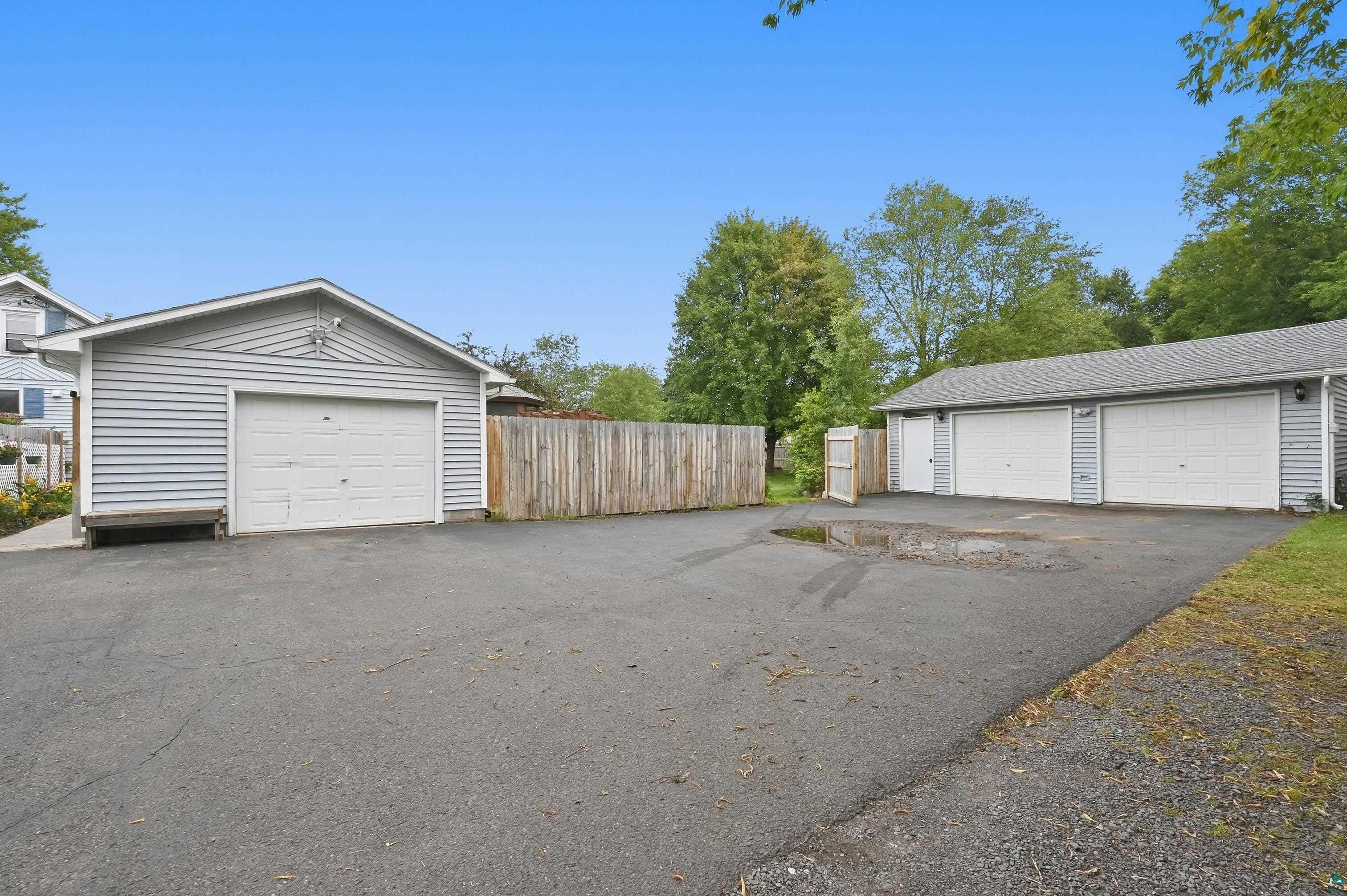 1002 Catlin Ave