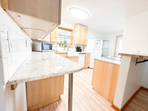 Tiny photo for 245 W Anoka St, Duluth, MN 55803 (MLS # 6122418)