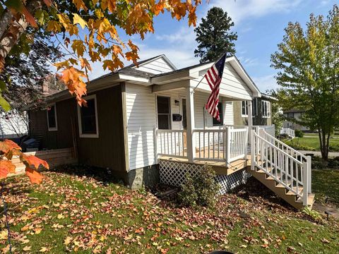 Photo of 245 W Anoka St, Duluth, MN 55803 (MLS # 6122418)