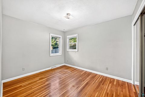 Tiny photo for 1319 Brainerd Ave, Duluth, MN 55811 (MLS # 6126780)