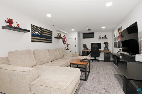 Tiny photo for 128 E Mankato St, Duluth, MN 55803 (MLS # 6128391)
