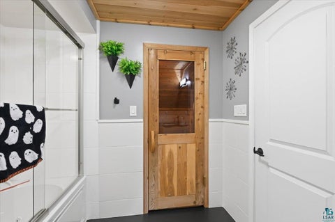 Tiny photo for 128 E Mankato St, Duluth, MN 55803 (MLS # 6128391)