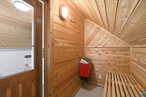 Tiny photo for 128 E Mankato St, Duluth, MN 55803 (MLS # 6128391)