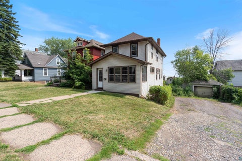 Photo of 1110 E 10th St, Duluth, MN 55805 (MLS # 6128190)