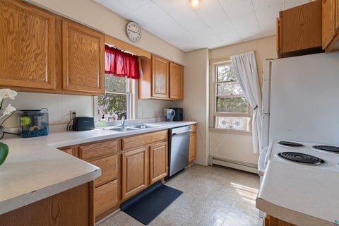 Tiny photo for 1110 E 10th St, Duluth, MN 55805 (MLS # 6128190)