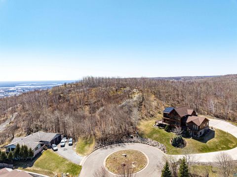 Tiny photo for 29 W 15th St, Duluth, MN 55806 (MLS # 6124521)