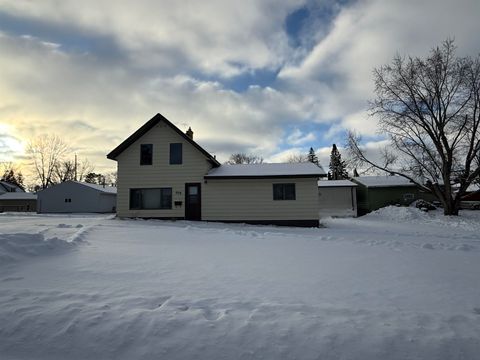 Tiny photo for 609 NW 8th St, Chisholm, MN 55719 (MLS # 6123103)