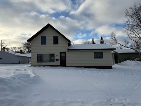 Photo of 609 NW 8th St, Chisholm, MN 55719 (MLS # 6123103)