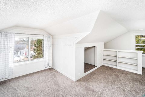 Tiny photo for 555 Park St, Duluth, MN 55803 (MLS # 6124282)
