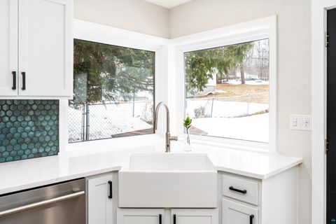 Tiny photo for 555 Park St, Duluth, MN 55803 (MLS # 6124282)