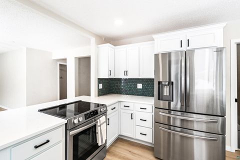 Tiny photo for 555 Park St, Duluth, MN 55803 (MLS # 6124282)