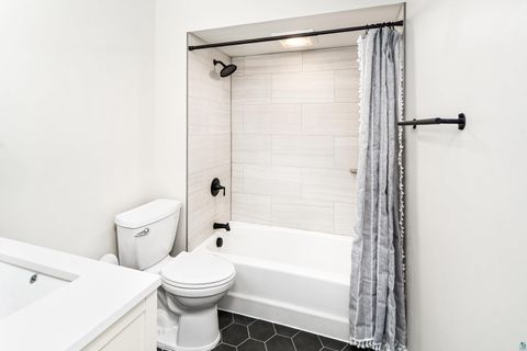 Tiny photo for 555 Park St, Duluth, MN 55803 (MLS # 6124282)