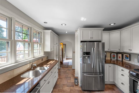 Tiny photo for 4214 Robinson St, Duluth, MN 55804 (MLS # 6127826)