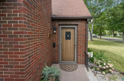 Tiny photo for 4214 Robinson St, Duluth, MN 55804 (MLS # 6127826)
