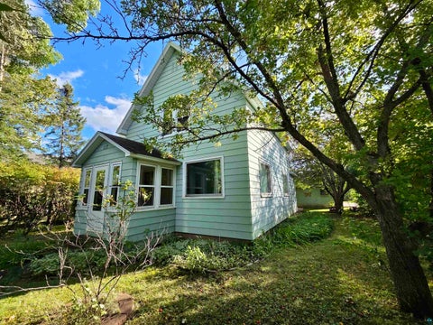 Photo of 117 W Virginia Ave, Gilbert, MN 55741 (MLS # 6128016)