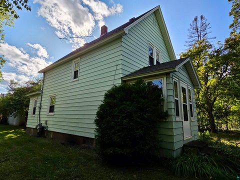 Tiny photo for 117 W Virginia Ave, Gilbert, MN 55741 (MLS # 6128016)