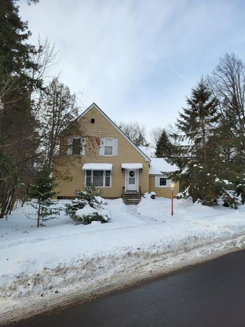 Photo of 2105 Vermilion Rd, Duluth, MN 55803 (MLS # 6123170)