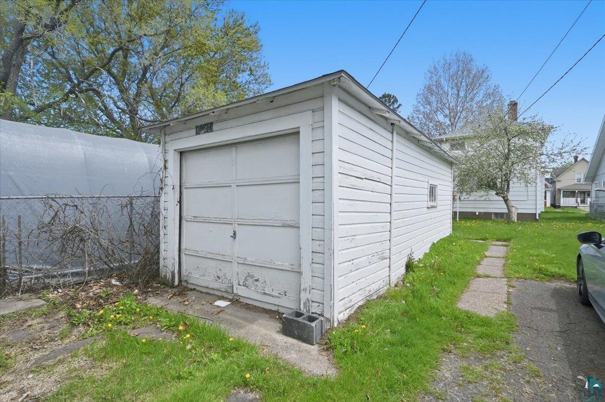 1303 Baxter Ave