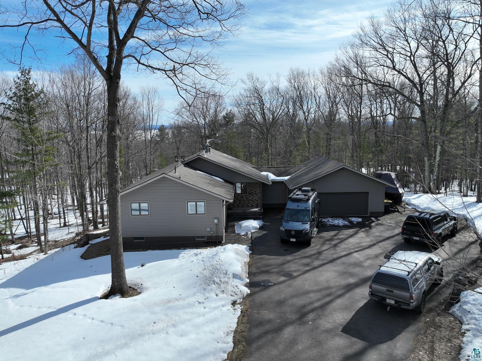 610 Hillside Dr