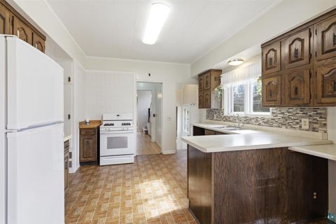 Tiny photo for 825 Fayal Rd, Eveleth, MN 55734 (MLS # 6125437)