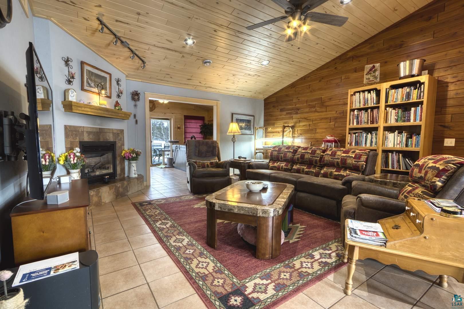 9223 N Anderson Rd