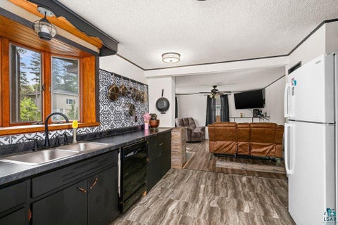 Tiny photo for 401 W Gary St, Duluth, MN 55807 (MLS # 6127863)