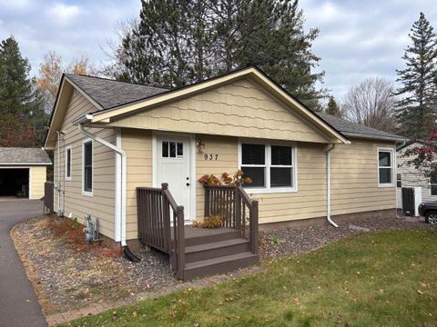 Photo of 937 W Arrowhead Rd, Duluth, MN 55811 (MLS # 6122919)