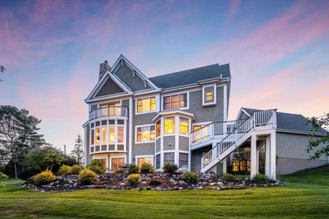 Tiny photo for 2610 E 8th St, Duluth, MN 55812 (MLS # 6123629)