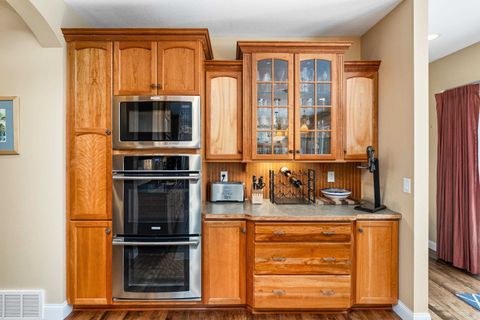 Tiny photo for 2610 E 8th St, Duluth, MN 55812 (MLS # 6123629)