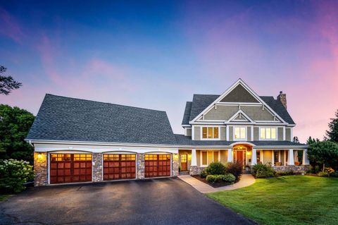 Tiny photo for 2610 E 8th St, Duluth, MN 55812 (MLS # 6123629)