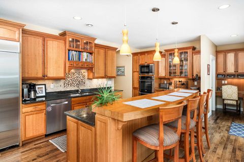 Tiny photo for 2610 E 8th St, Duluth, MN 55812 (MLS # 6123629)