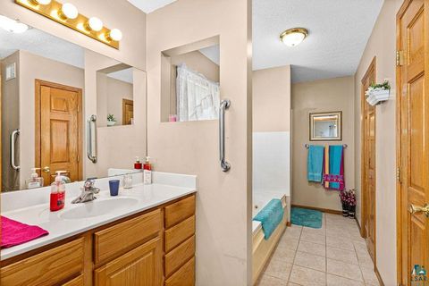 Tiny photo for 615 W Dickson St, Duluth, MN 55808 (MLS # 6124876)