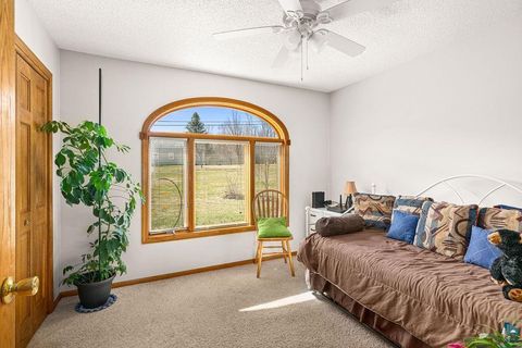 Tiny photo for 615 W Dickson St, Duluth, MN 55808 (MLS # 6124876)