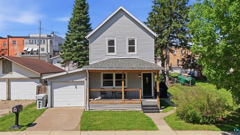 Photo of 216 1st St SW ST, Chisholm, MN 55719 (MLS # 6126689)