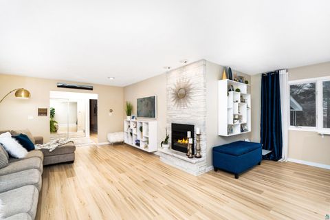 Tiny photo for 630 Valley Dr, Duluth, MN 55804 (MLS # 6124194)