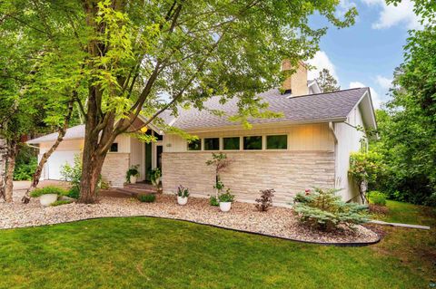 Tiny photo for 630 Valley Dr, Duluth, MN 55804 (MLS # 6124194)