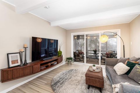 Tiny photo for 630 Valley Dr, Duluth, MN 55804 (MLS # 6124194)