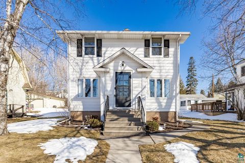 Photo of 4025 Gladstone St, Duluth, MN 55804 (MLS # 6124170)