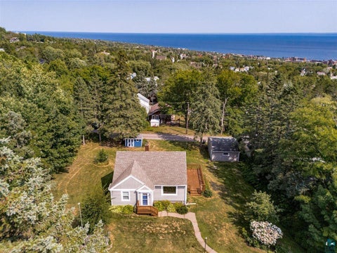 Photo of 1410 Fern Ave, Duluth, MN 55805 (MLS # 6127286)