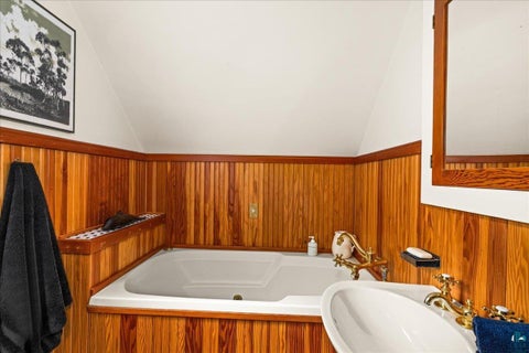 Tiny photo for 409 Maryland St, Duluth, MN 55803 (MLS # 6127961)