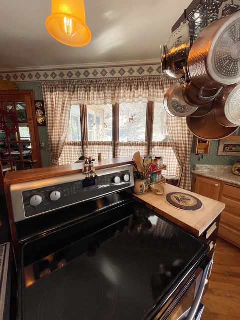 Tiny photo for 22 Hays Cr Cir, Silver Bay, MN 55614 (MLS # 6123307)