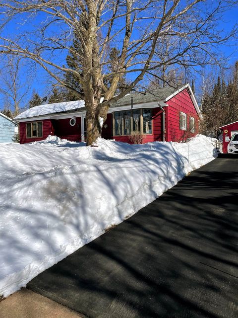 Photo of 22 Hays Cr Cir, Silver Bay, MN 55614 (MLS # 6123307)