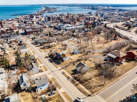 Photo of 2 W 7th St, Duluth, MN 55802 (MLS # 6124888)