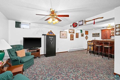 Tiny photo for 3241 Commonwealth Ave, Duluth, MN 55808 (MLS # 6124314)