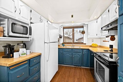 Tiny photo for 509 S 71st Ave W Ave, Duluth, MN 55807 (MLS # 6125577)