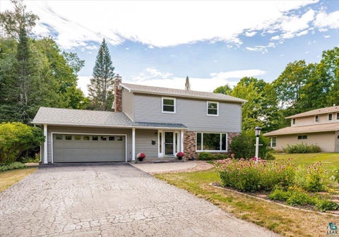 Photo of 1947 Hartley Rd, Duluth, MN 55803 (MLS # 6127582)