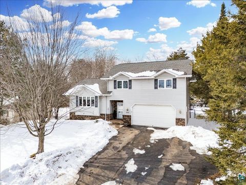 Photo of 2360 Apple Ridge Dr, Duluth, MN 55811 (MLS # 6124014)